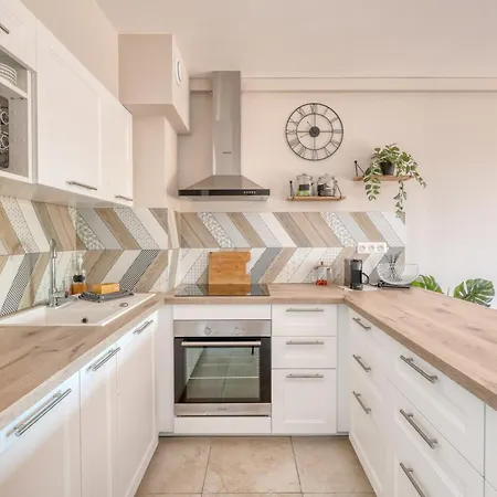 Le Diamant Du Soleil Sea View New Center & Parking * لو لا فاندو